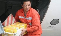 新疆快递员爆料视频播放,揭秘快递行业背后真相